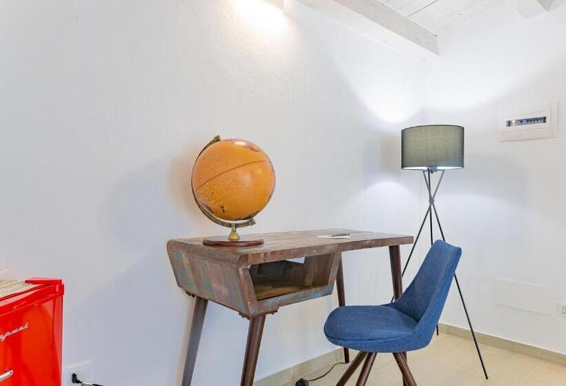 غرفة قياسية ثلاثية, Le Maestranze Deluxe Rooms