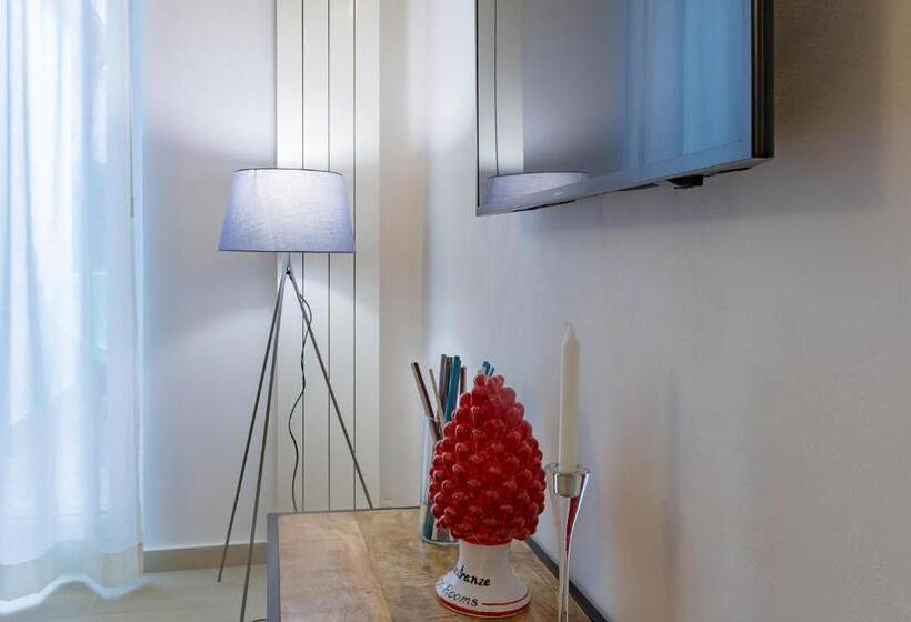 غرفة قياسية ثلاثية, Le Maestranze Deluxe Rooms