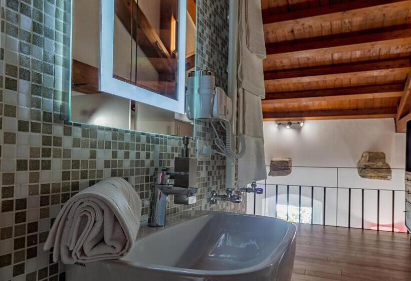 غرفة ديلوكس مطلّة علي البحر, Le Maestranze Deluxe Rooms