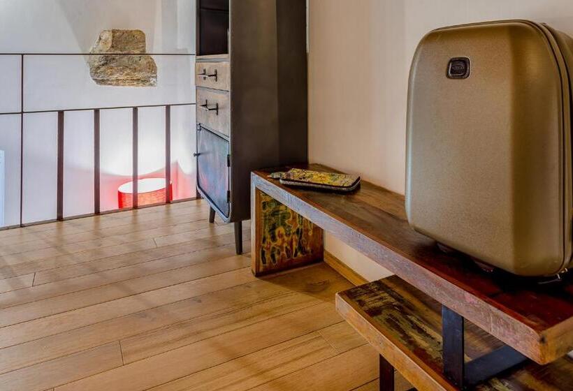 غرفة ديلوكس مطلّة علي البحر, Le Maestranze Deluxe Rooms