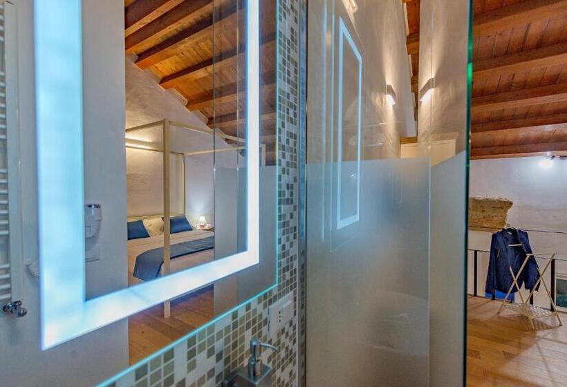 غرفة ديلوكس مطلّة علي البحر, Le Maestranze Deluxe Rooms