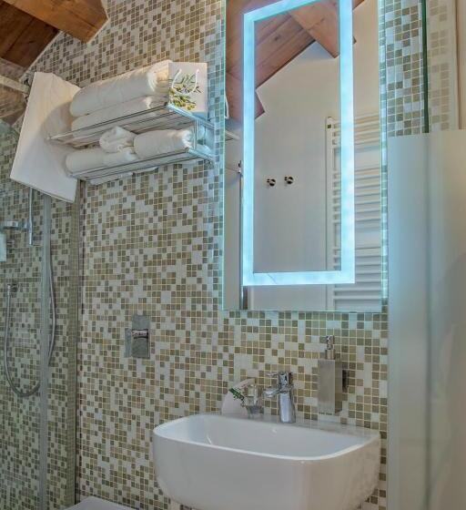 غرفة ديلوكس مطلّة علي البحر, Le Maestranze Deluxe Rooms