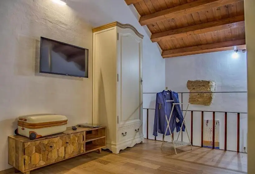 اتاق لوکس با چشم‌انداز دریا, Le Maestranze Deluxe Rooms