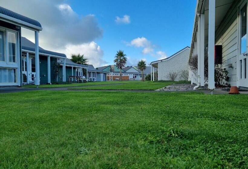 סטודיו סטנדרטי נוף לגינה, The Furlong