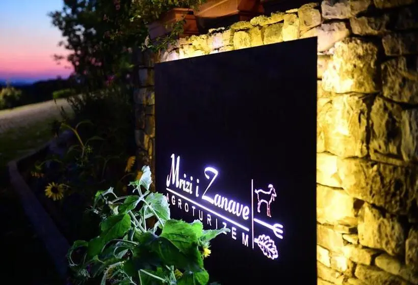 اتاق ساده سه‌ نفره, Mrizi I Zanave Agroturizëm