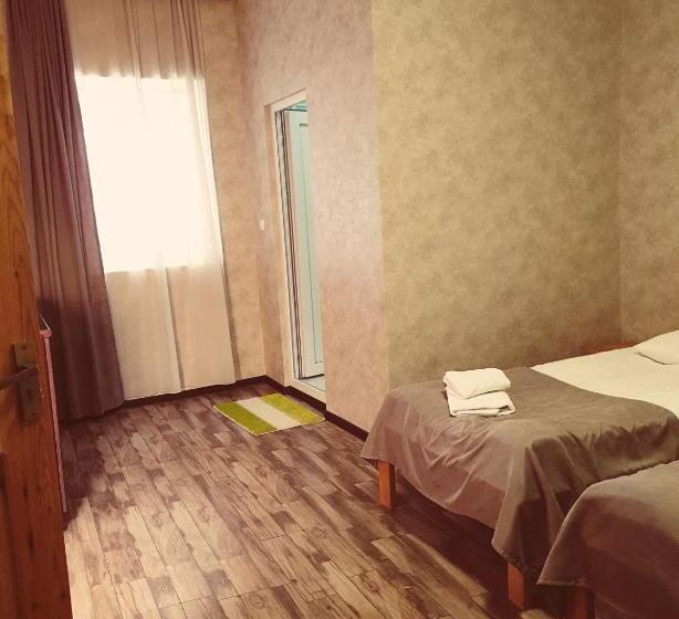 اتاق استاندارد با چشم‌انداز باغ, Old View