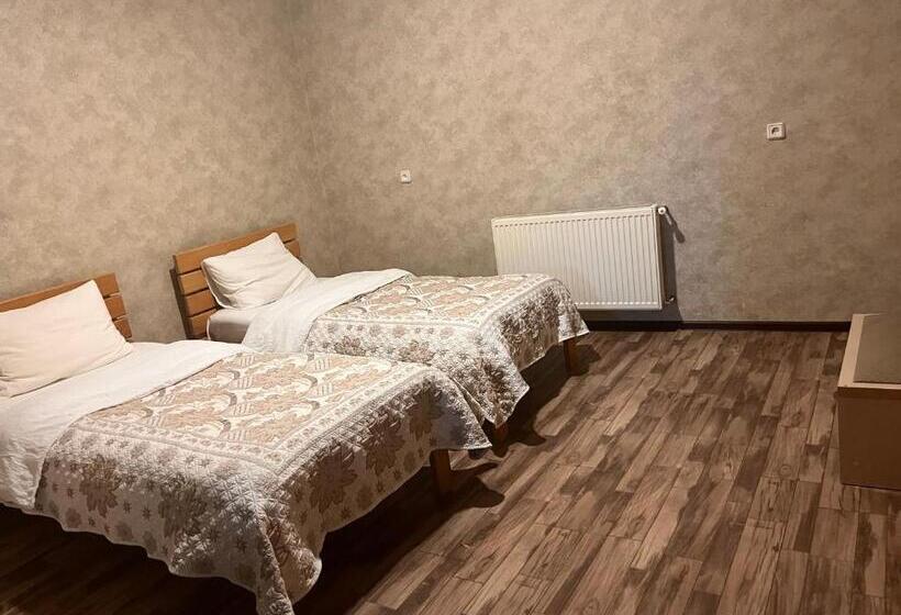 اتاق استاندارد با چشم‌انداز باغ, Old View