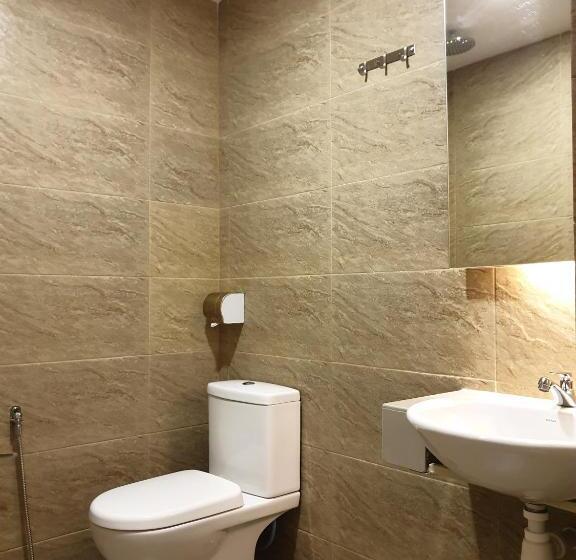 חדר סטנדרט, Ants