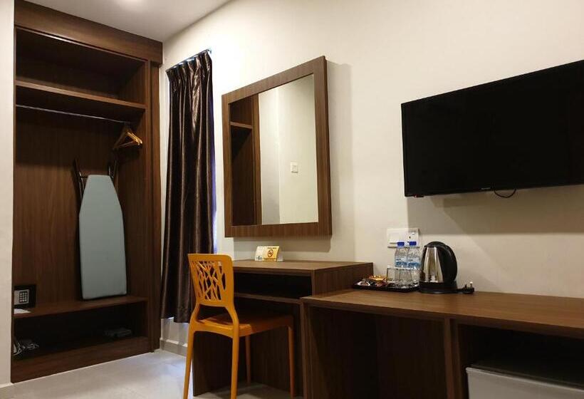 חדר דלוקס, Ants