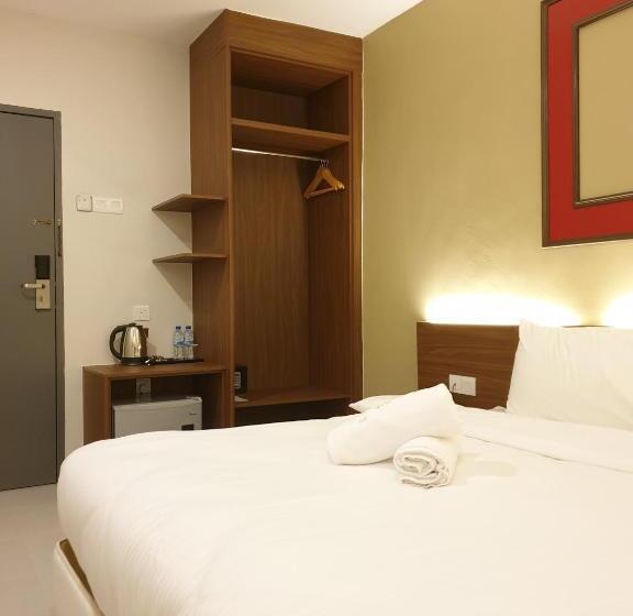 חדר משפחתי, Ants