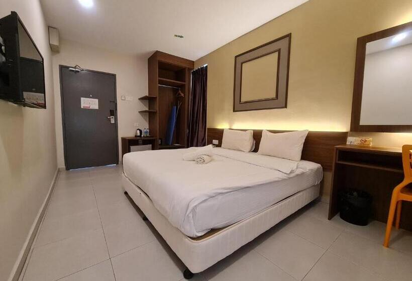 חדר משפחתי נוף להרים, Ants