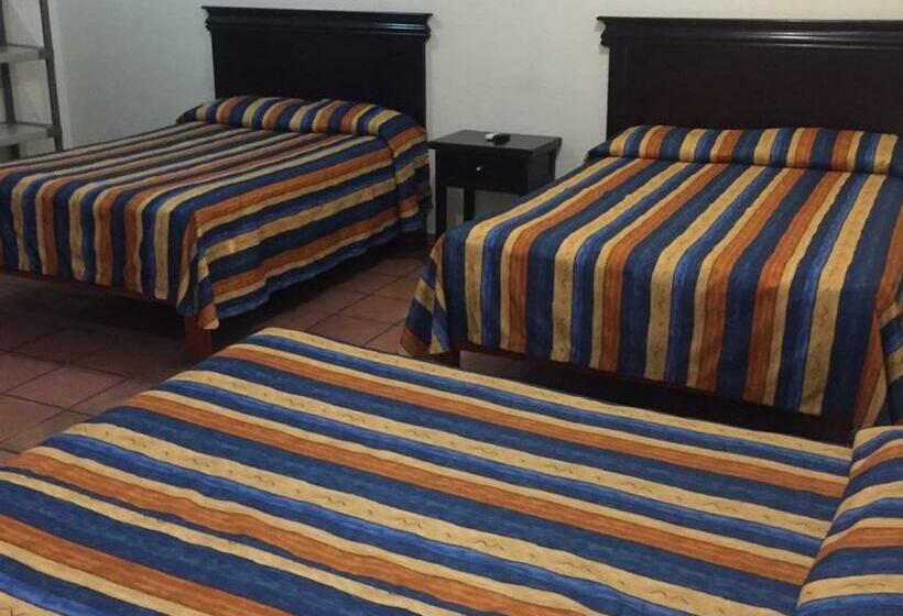 اتاق استاندارد سه نفره, Ibiza