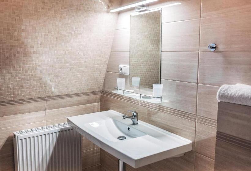 חדר סטנדרט, Star