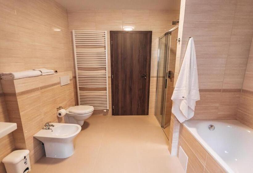 סוויטה משפחתית, Star