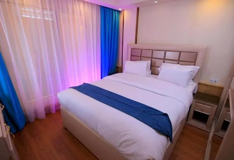 سوئیت با تخت بزرگ, Villa 14 Suites