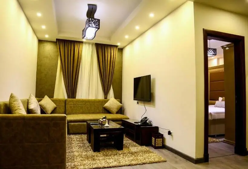 سوئیت با بالکن, Villa 14 Suites