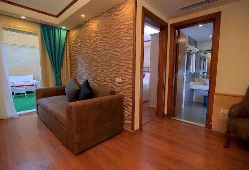 سوئیت جونیور با چشم‌انداز باغ, Villa 14 Suites