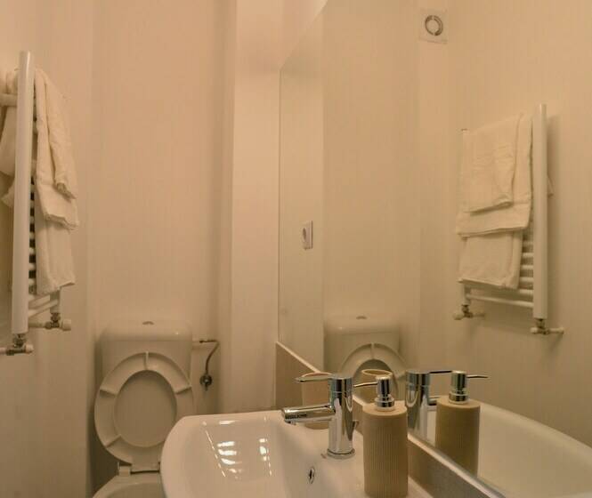 استودیوی استاندارد, Heights Accommodation City Center