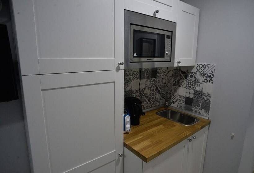 استودیوی استاندارد, Heights Accommodation City Center