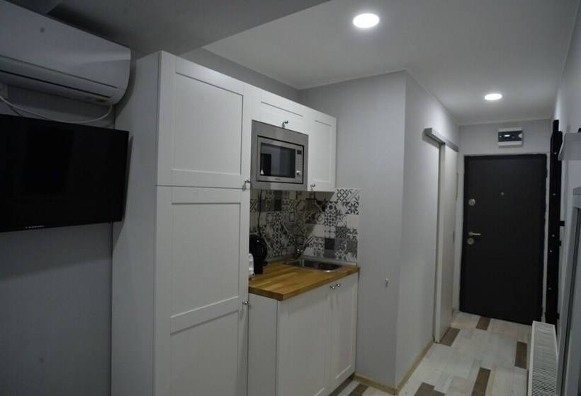 استودیوی استاندارد, Heights Accommodation City Center