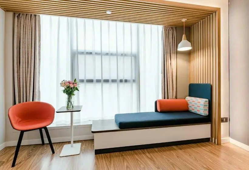 キングサイズベッドのスタンダードルーム, Holiday Inn Express Taian City Center, An Ihg