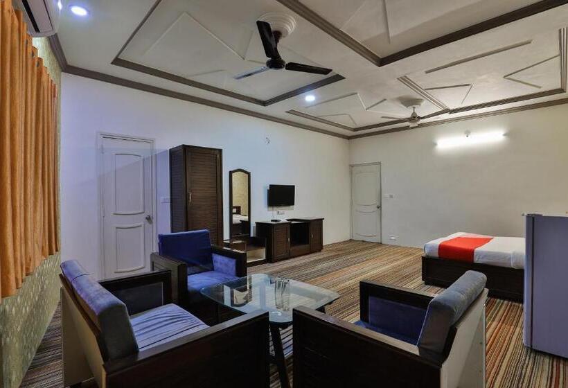 חדר קלאסי לשלושה, Fabexpress Riya Revati Resort