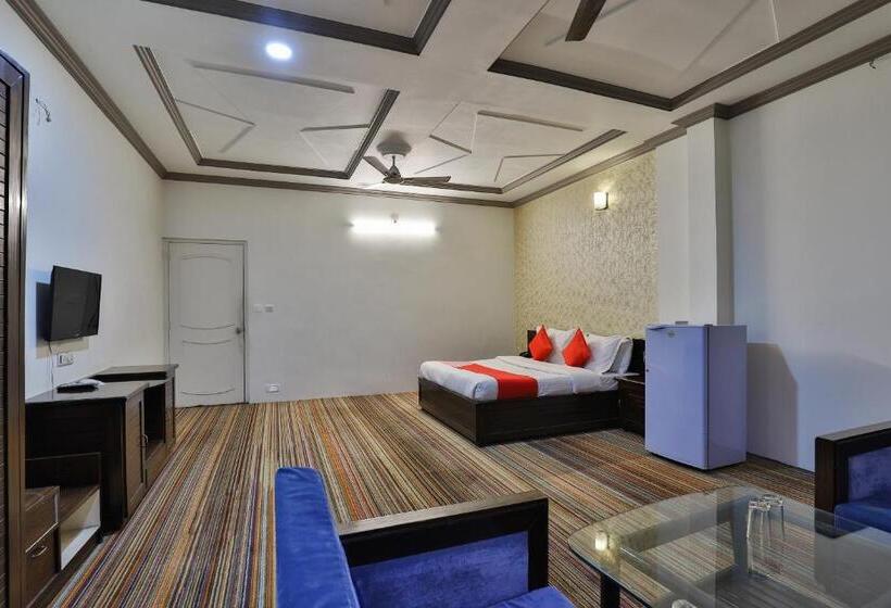 חדר קלאסי לשלושה, Fabexpress Riya Revati Resort