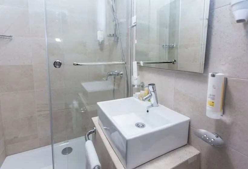 اتاق استاندارد یک نفره, Grand Hedonist