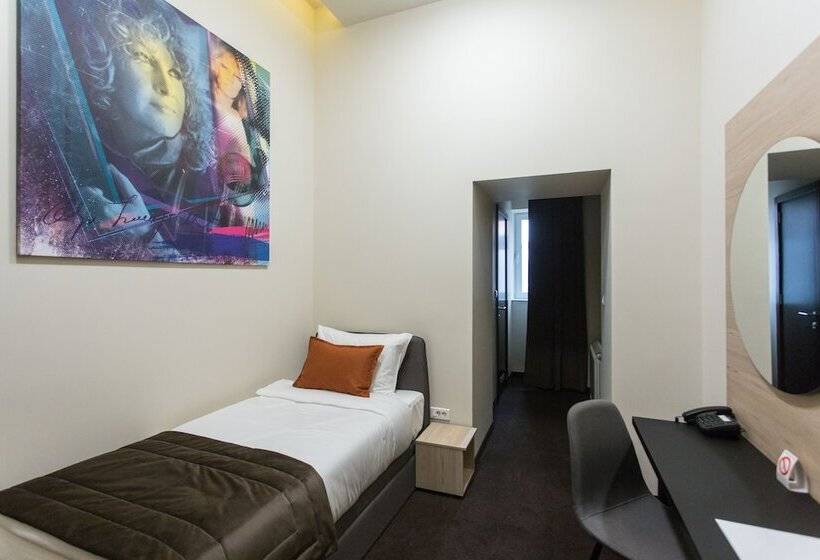 اتاق استاندارد یک نفره, Grand Hedonist