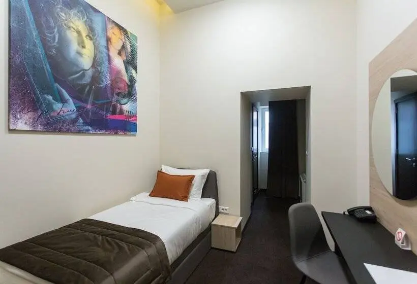 اتاق استاندارد یک نفره, Grand Hedonist