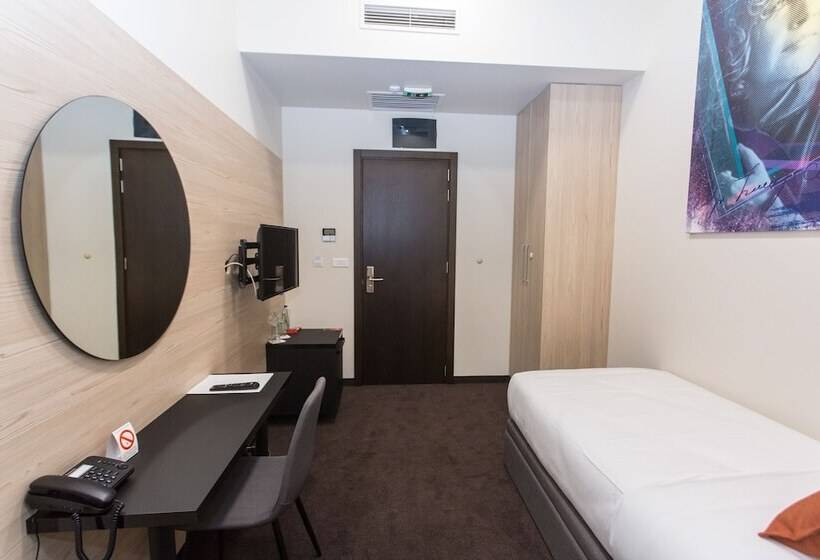اتاق استاندارد یک نفره, Grand Hedonist