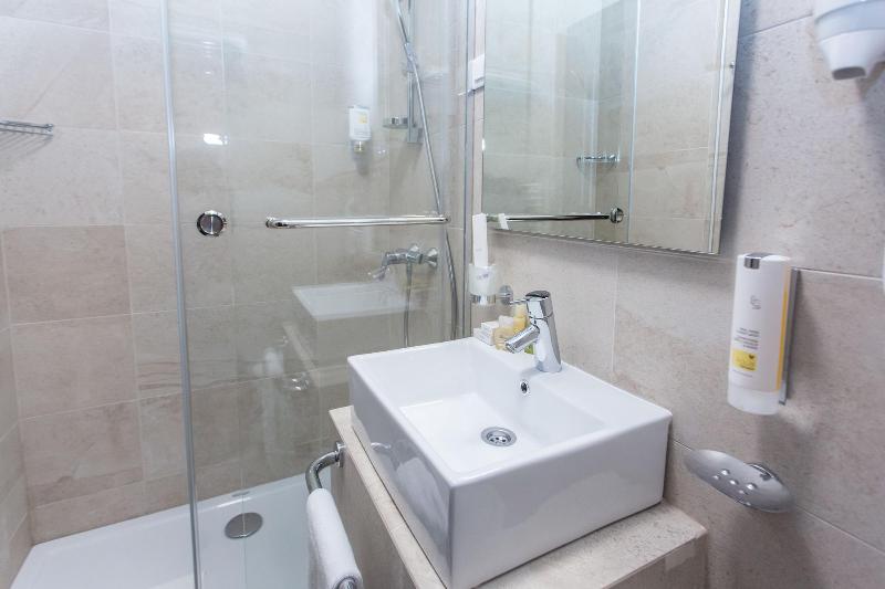 اتاق استاندارد یک نفره, Grand Hedonist