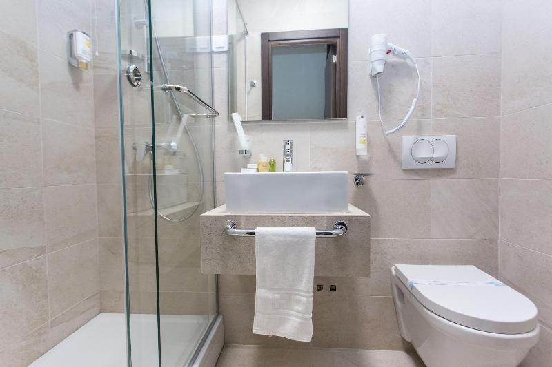 اتاق استاندارد یک نفره, Grand Hedonist