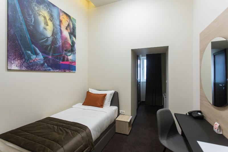 اتاق استاندارد یک نفره, Grand Hedonist