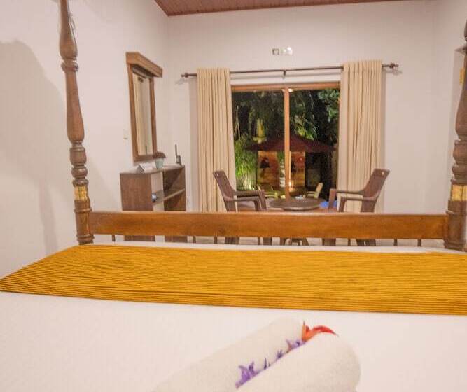 اتاق لوکس با چشم‌انداز باغ, Luaya Beach