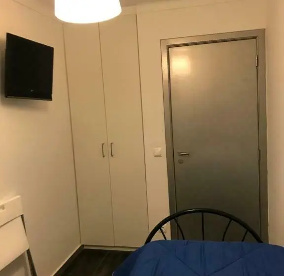 اتاق استاندارد یک تخته با سرویس بهداشتی مشترک, Nn Guest House