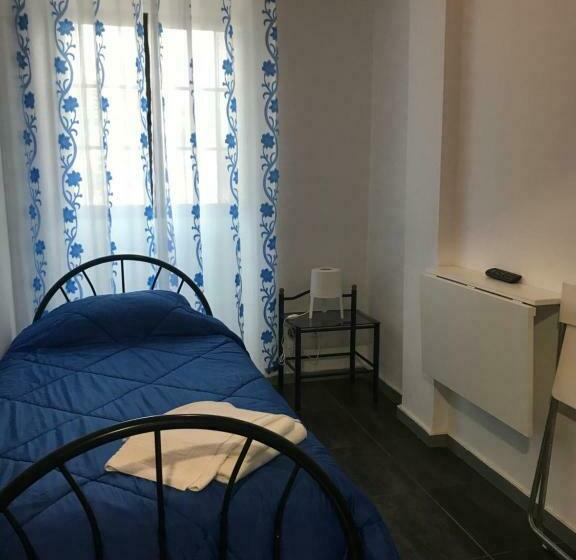 اتاق استاندارد یک تخته با سرویس بهداشتی مشترک, Nn Guest House