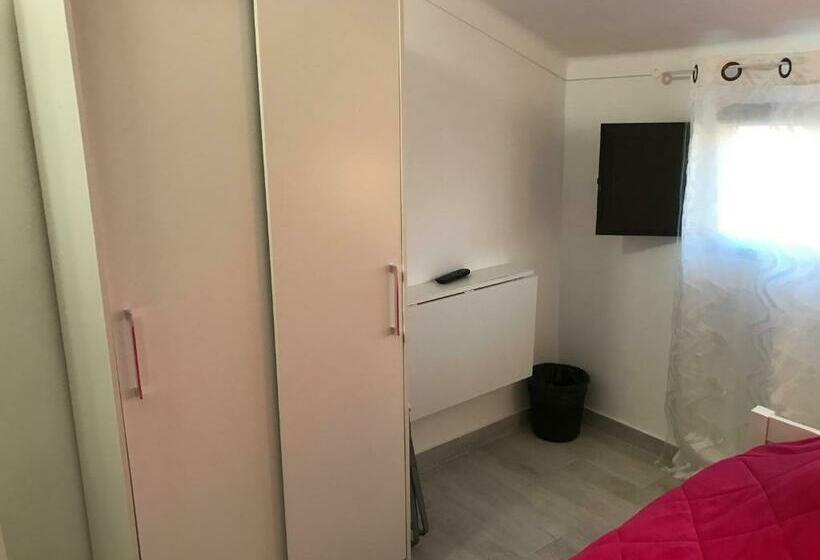 غرفة قياسية فردية حمام مشترك, Nn Guest House