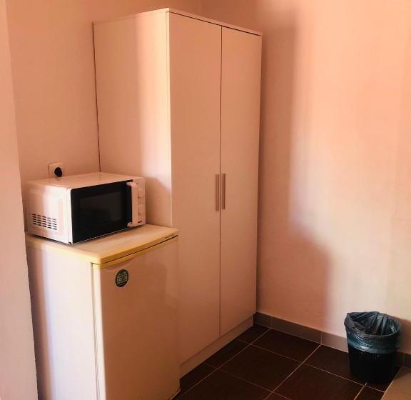اتاق استاندارد چهار تخته, Nn Guest House