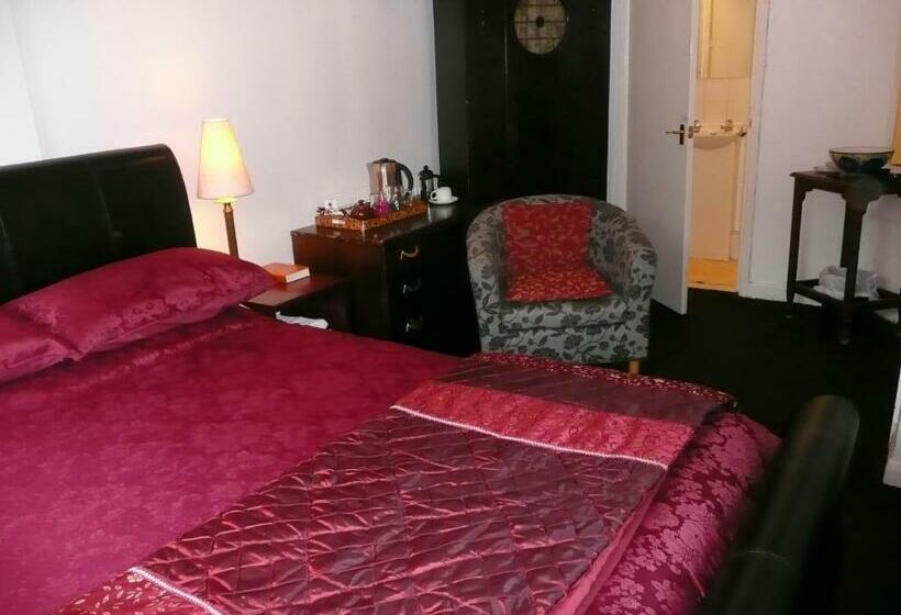 غرفة قياسية, Hawthorn House