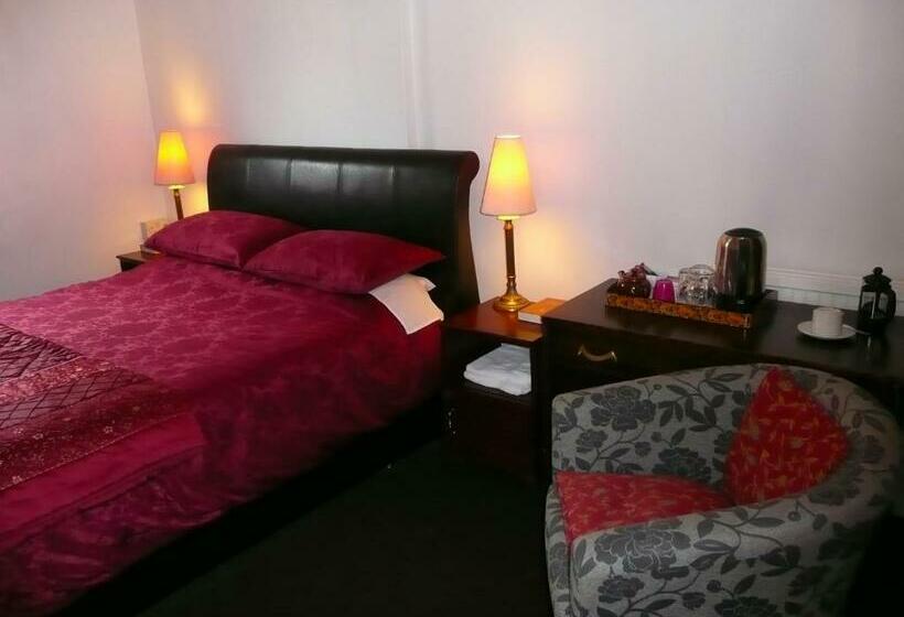 غرفة قياسية, Hawthorn House