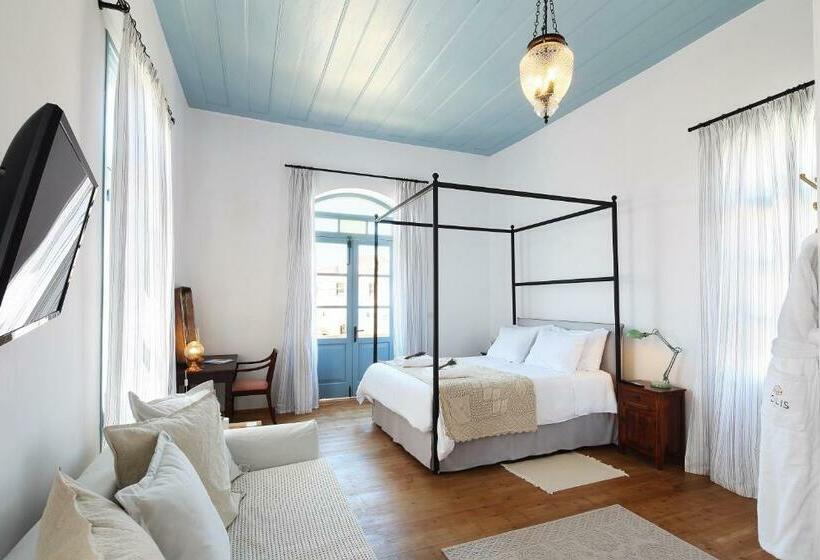 Quarto Familiar Superior, Polis 1907 By Louis Hotels