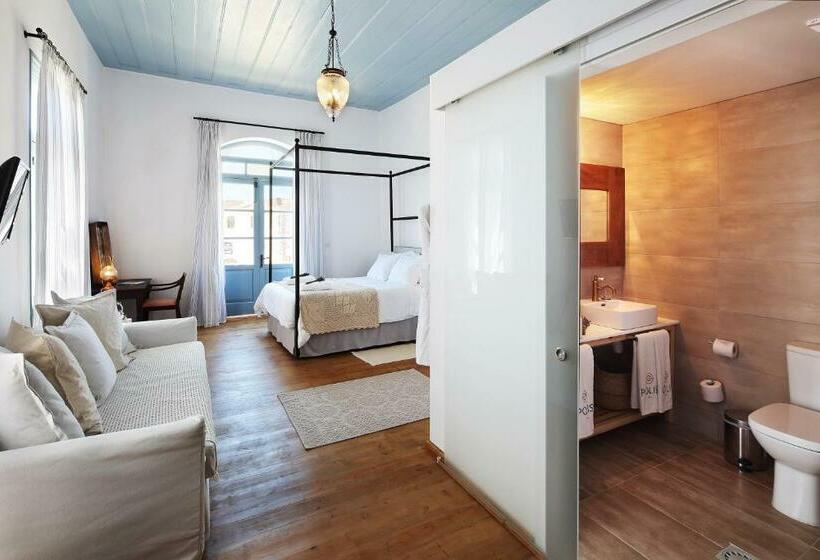 Quarto Familiar Superior, Polis 1907 By Louis Hotels