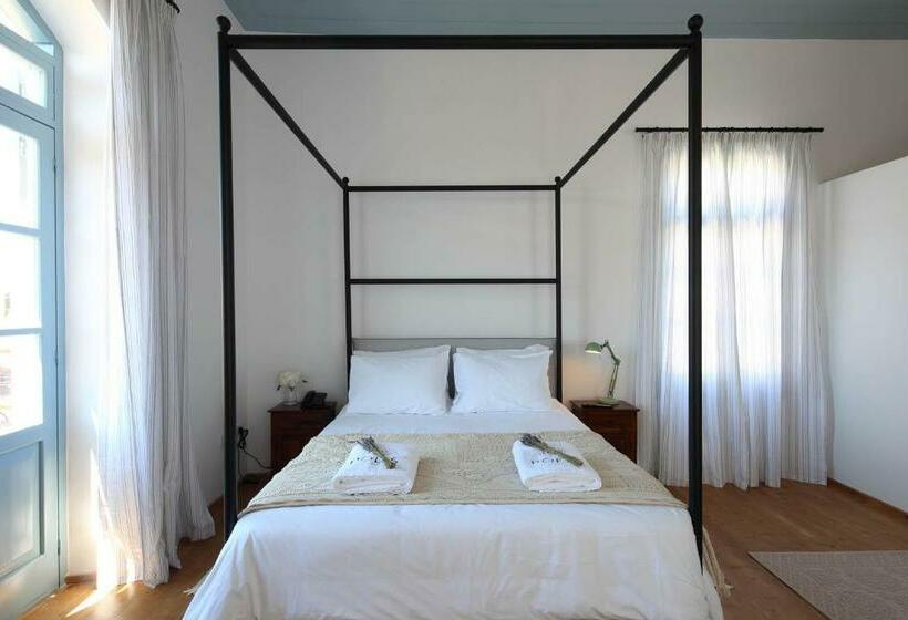 Quarto Familiar Superior, Polis 1907 By Louis Hotels