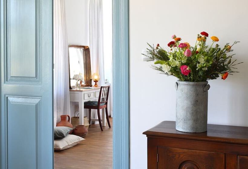 Quarto Estandar, Polis 1907 By Louis Hotels