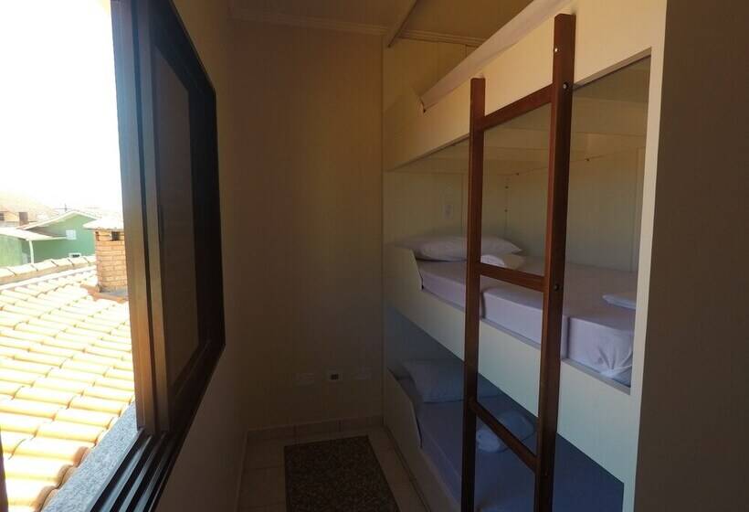 ルームシェアのワンベッド, Blue House Hostel Peruíbe