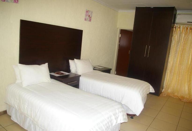 Четырехместный Номер Классик, Naledzi Hotel & Conference Centre
