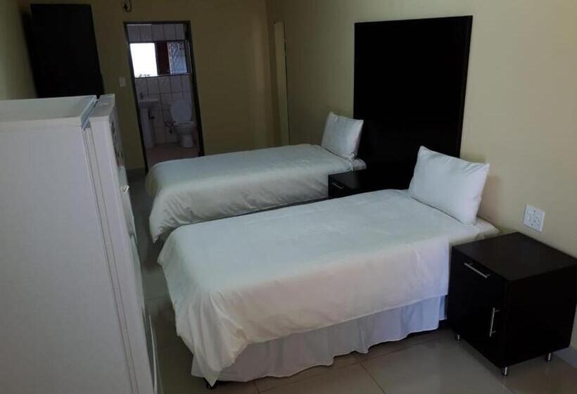 חדר קלאסי לארבעה, Naledzi Hotel & Conference Centre