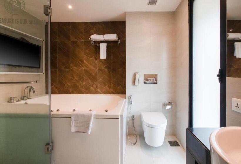 اتاق کلاب, Ramee Techome