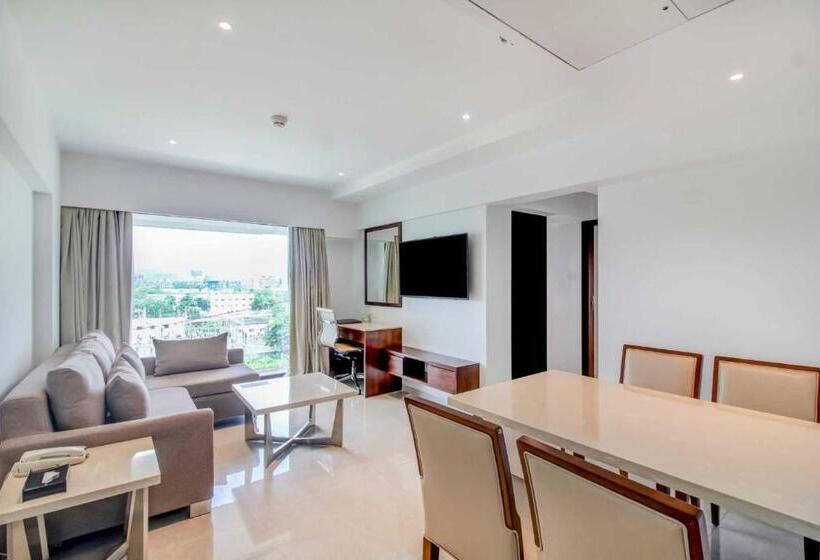 آپارتمان 1 خوابه, Ramee Techome